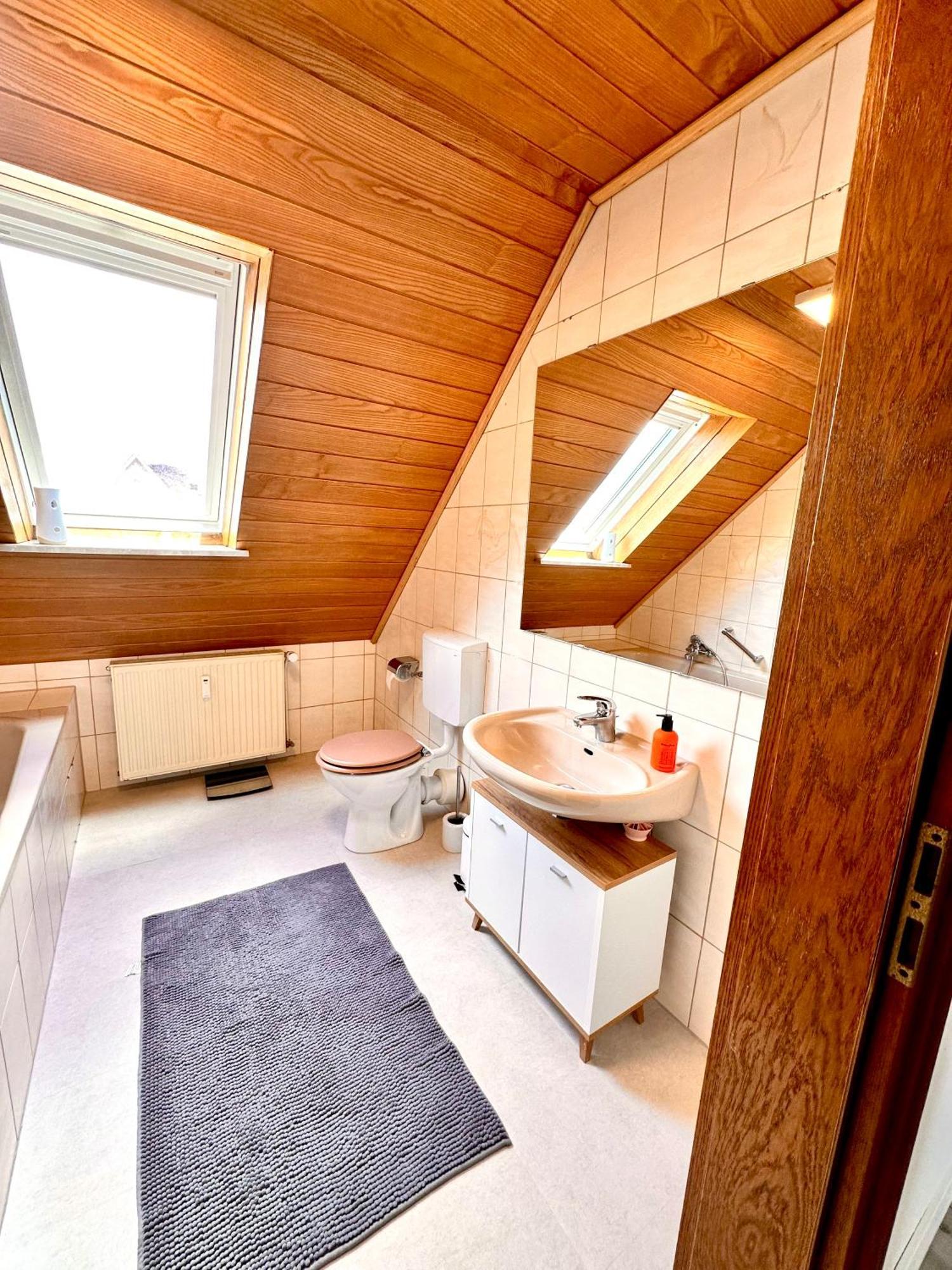 Apartment Landloft Weyhe - Self Check-In, Smart Tvs, Wlan, Kostenloser Parkplatz Weyhe